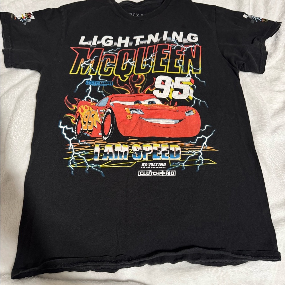 Men’s graphic t-shirts size small